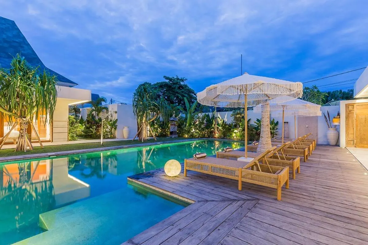 Villa Jinjah Soul Luxury 5Br Villa,18M Pool & Garden 세미냑 인도네시아
