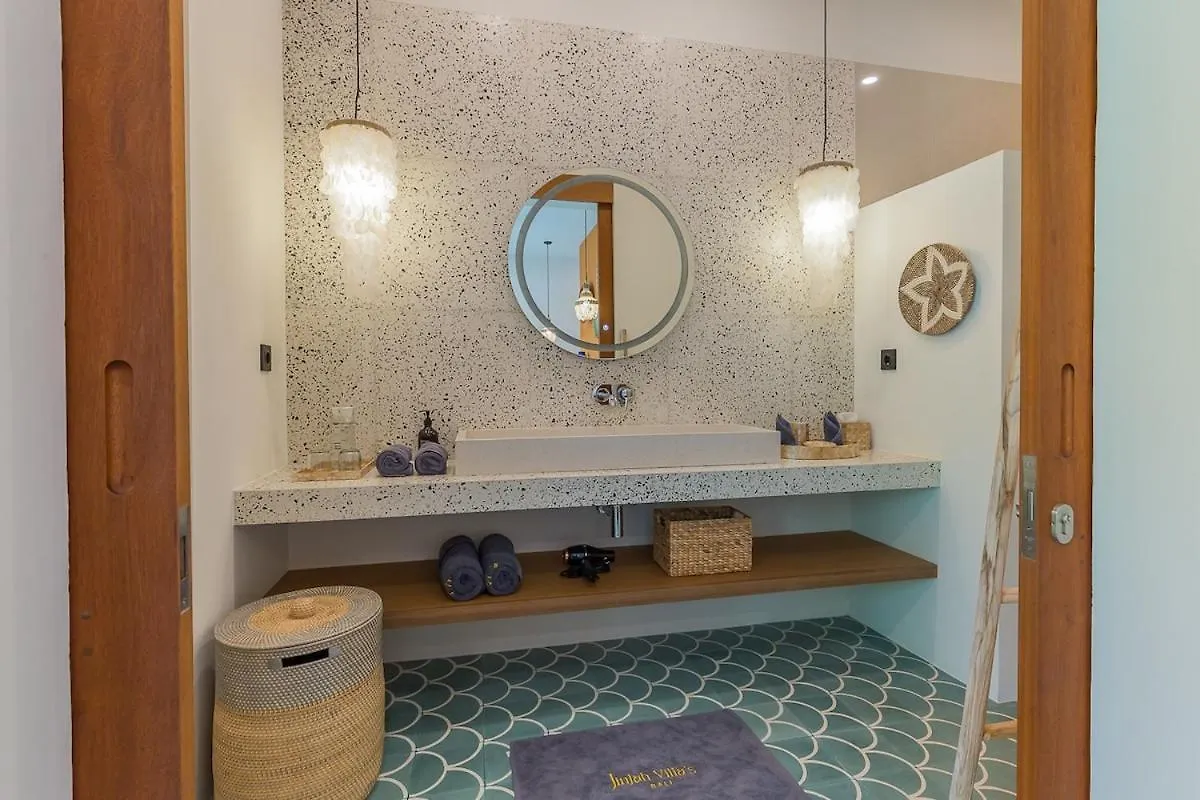 Villa Jinjah Soul Luxury 5Br Villa,18M Pool & Garden 세미냑