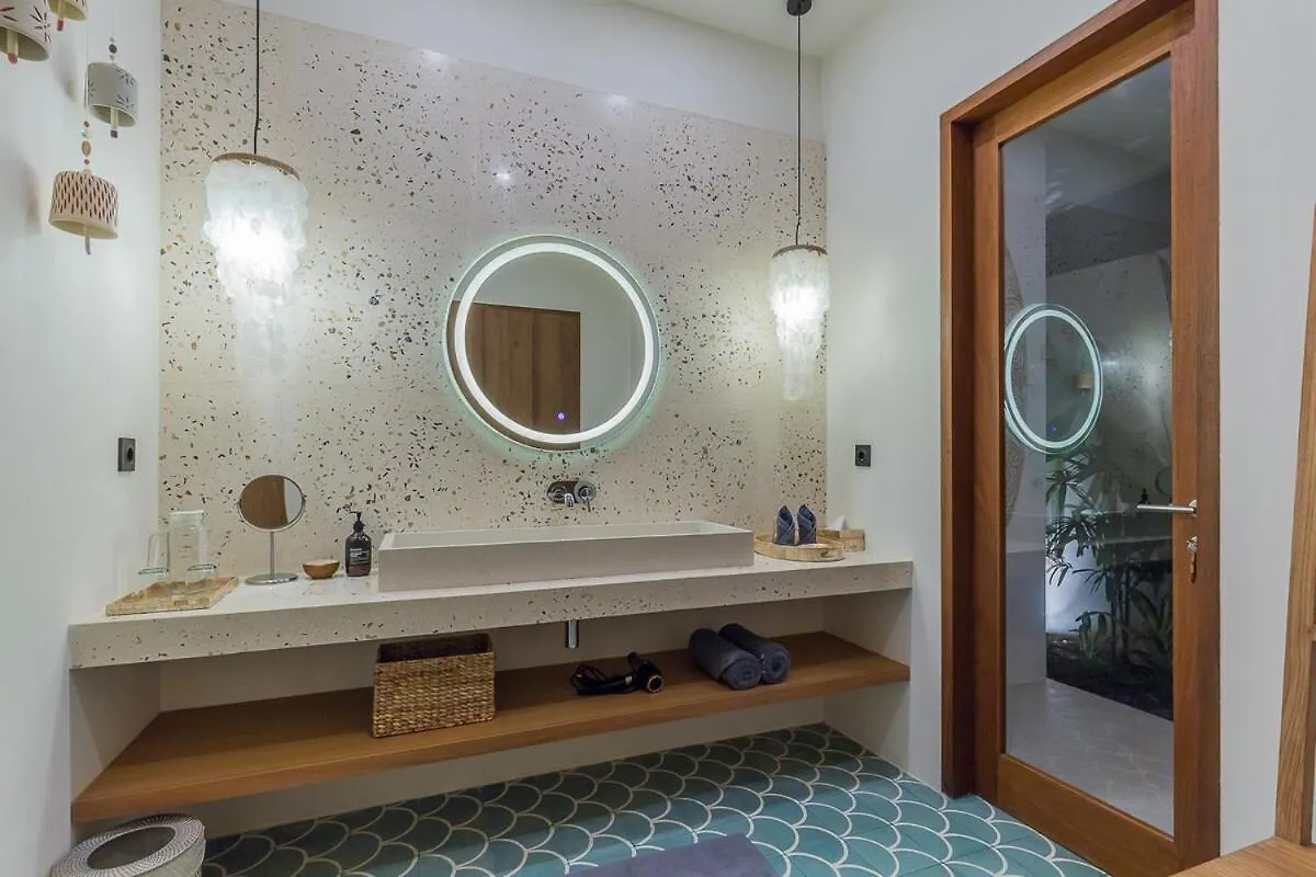 Villa Jinjah Soul Luxury 5Br Villa,18M Pool & Garden 세미냑