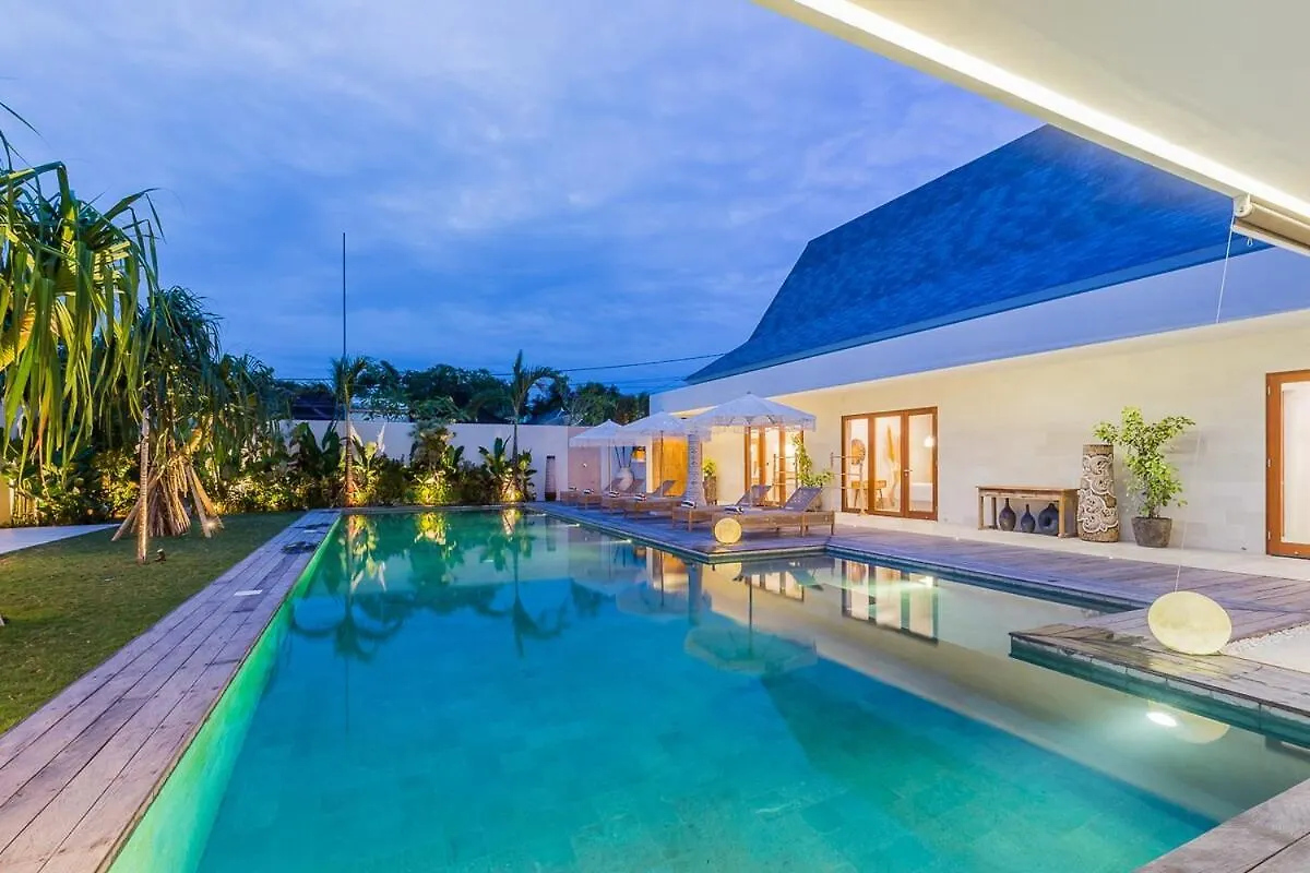 Villa Jinjah Soul Luxury 5Br Villa,18M Pool & Garden 세미냑 0*,