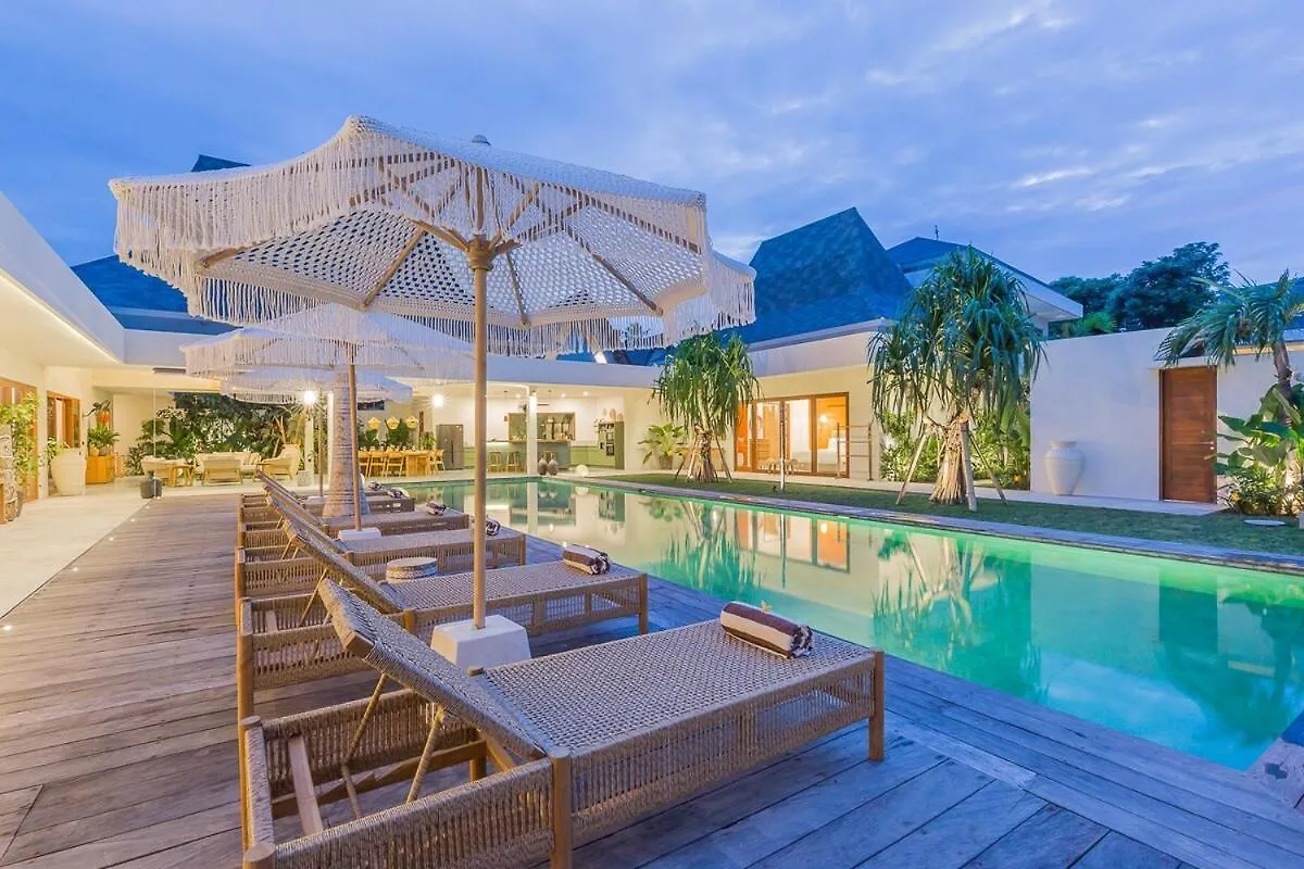 Villa Jinjah Soul Luxury 5Br Villa,18M Pool & Garden 세미냑