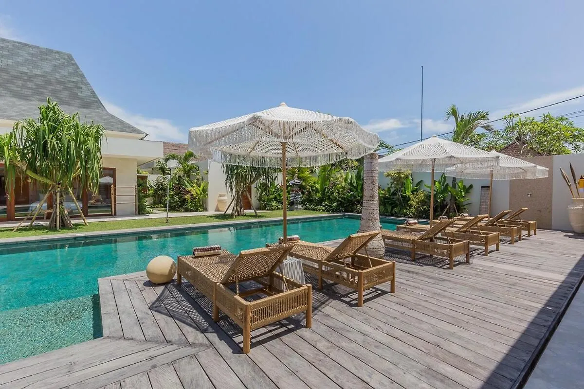 Villa Jinjah Soul Luxury 5Br Villa,18M Pool & Garden 세미냑 인도네시아