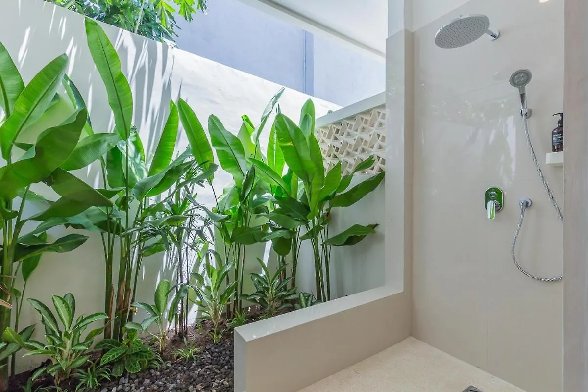 Villa Jinjah Soul Luxury 5Br Villa,18M Pool & Garden 세미냑 인도네시아