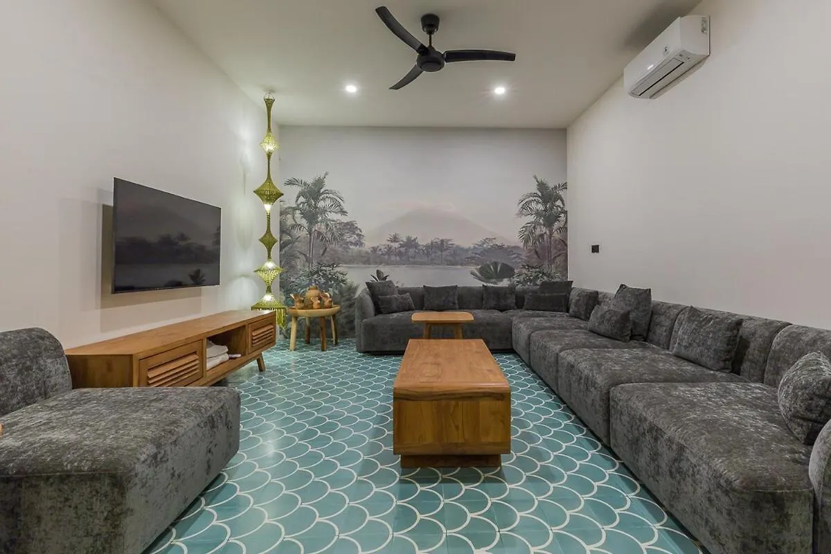 Villa Jinjah Soul Luxury 5Br Villa,18M Pool & Garden 세미냑