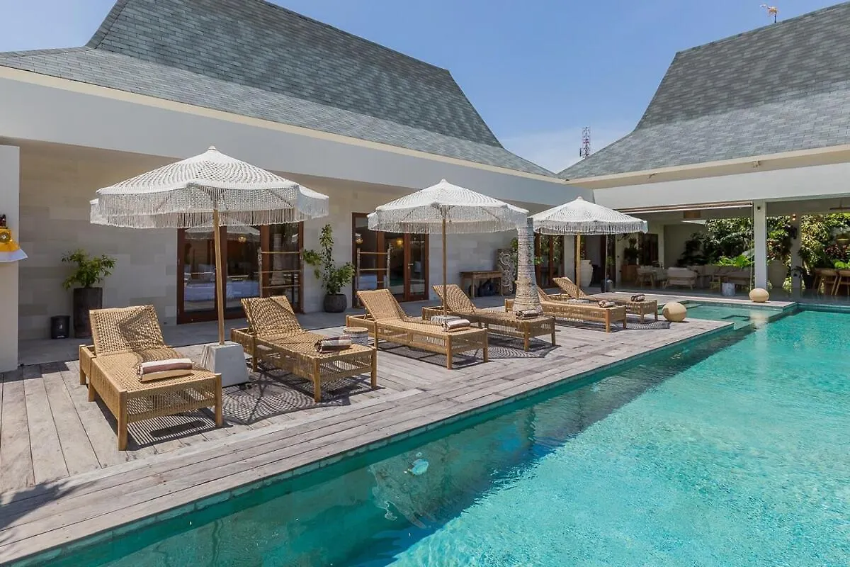 Villa Jinjah Soul Luxury 5Br Villa,18M Pool & Garden 세미냑 인도네시아