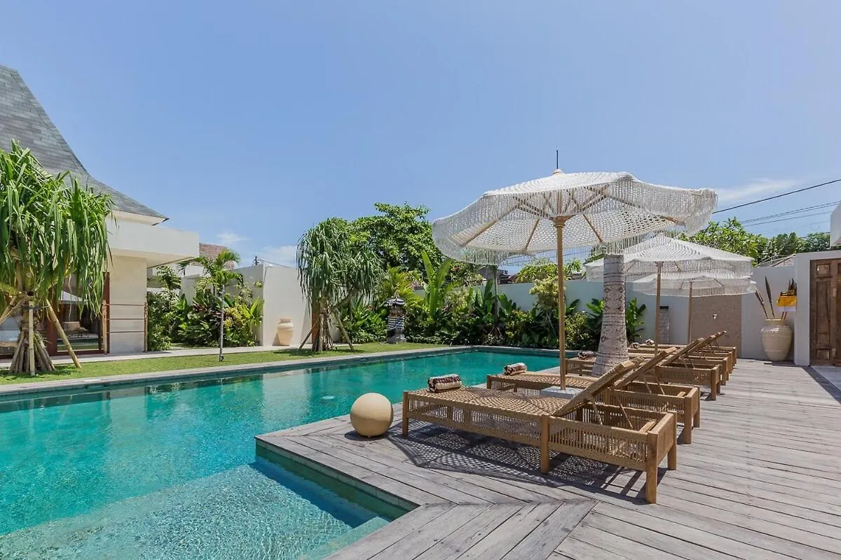 Villa Jinjah Soul Luxury 5Br Villa,18M Pool & Garden 세미냑