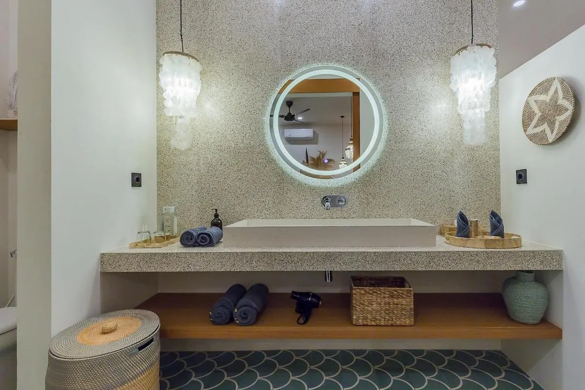 Villa Jinjah Soul Luxury 5Br Villa,18M Pool & Garden スミニャック